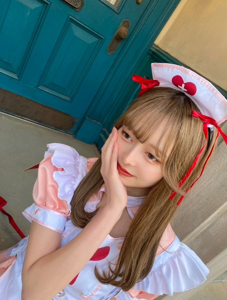 な つ