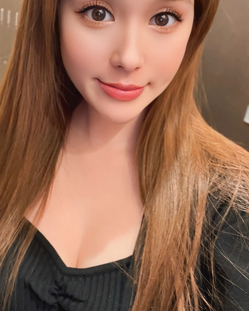 黒輝 りさ