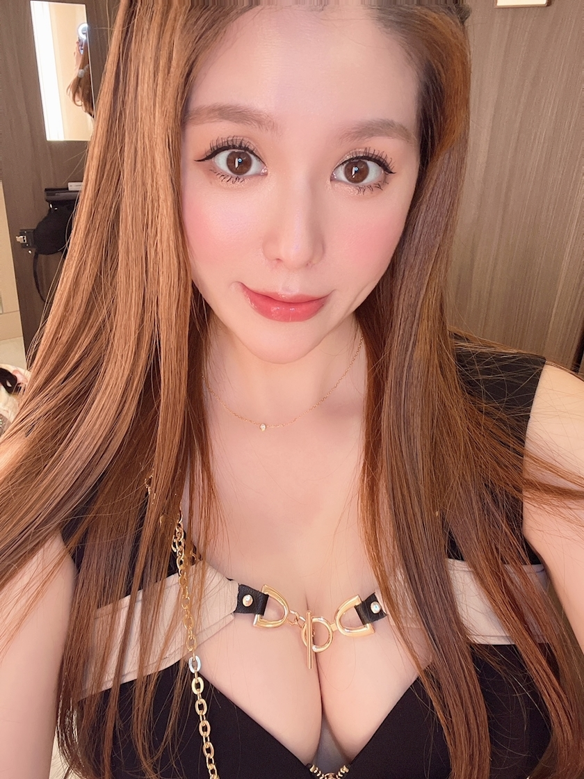 黒輝 りさ