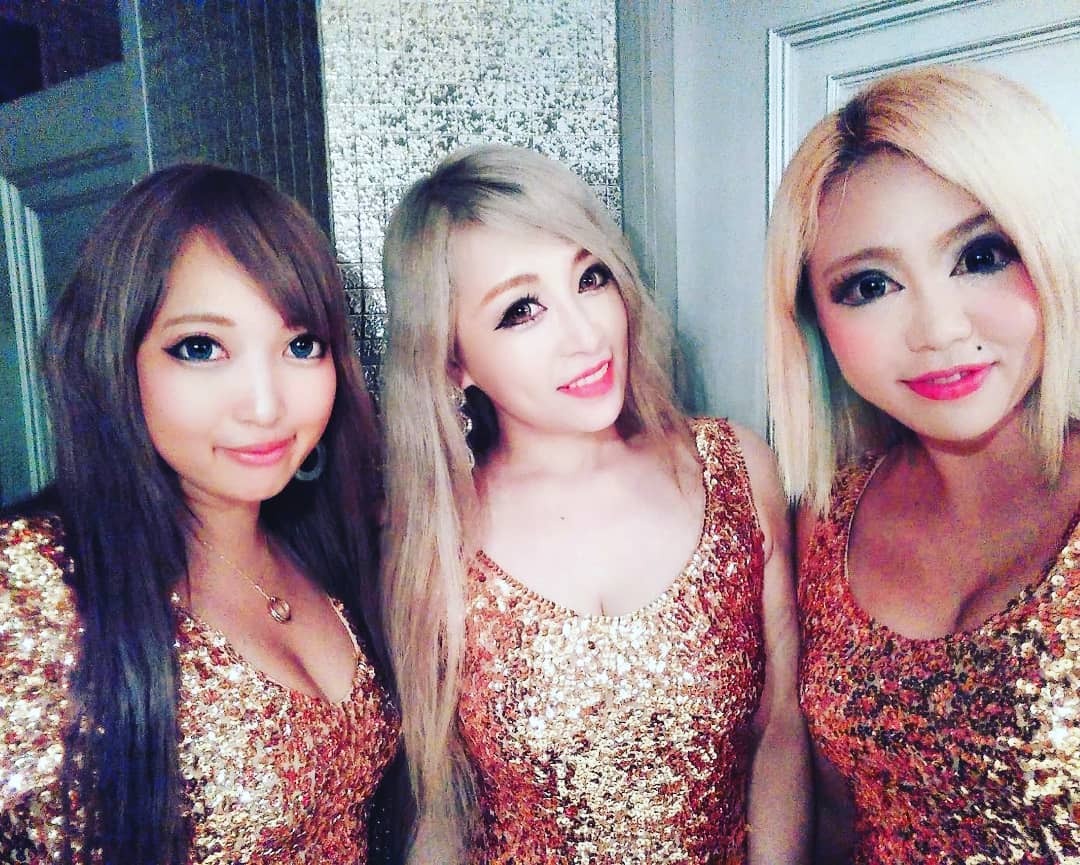 ゆりな