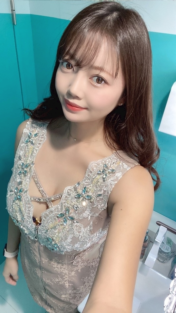 妃 えりな