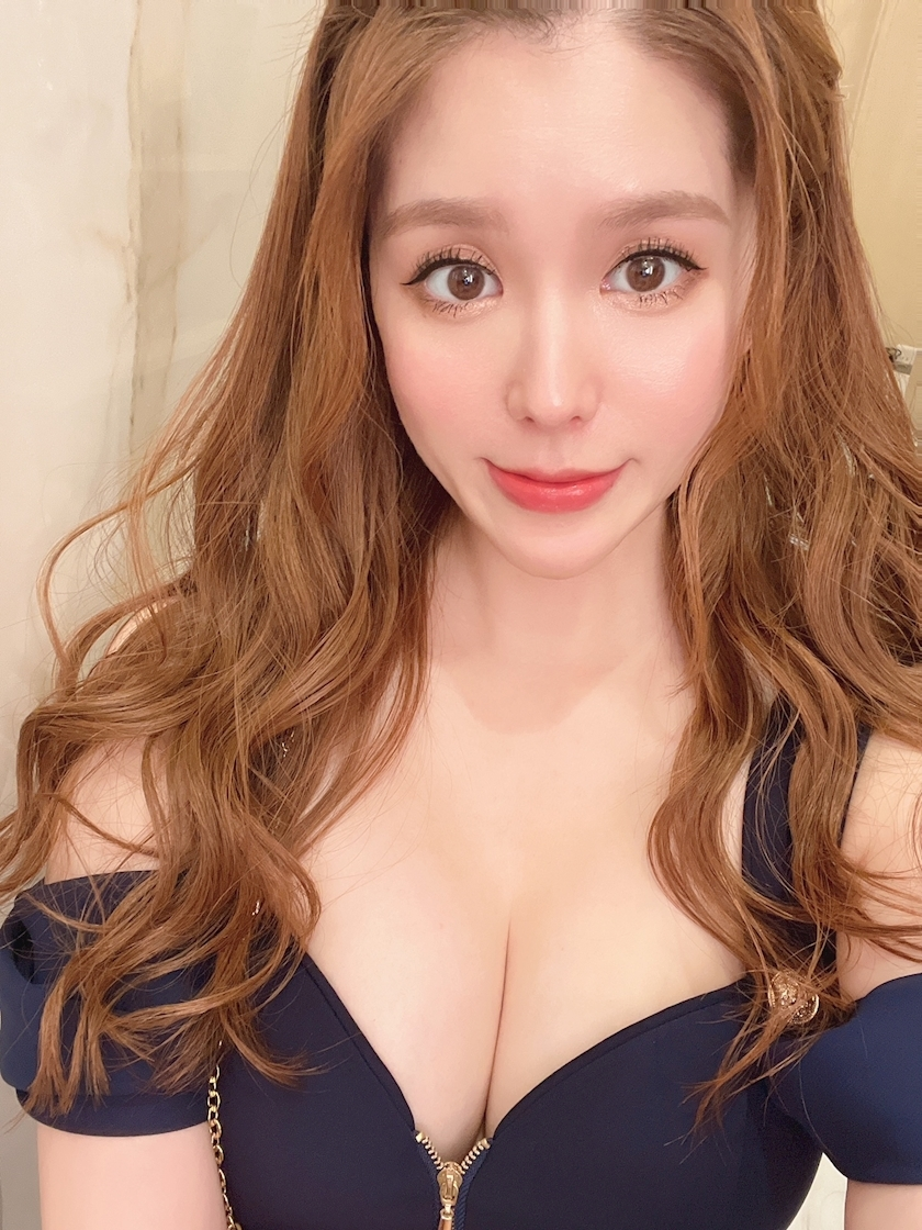 黒輝 りさ