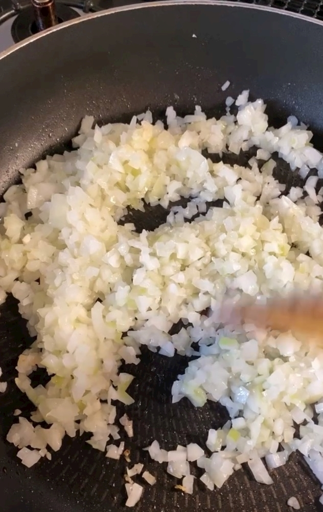 な つ