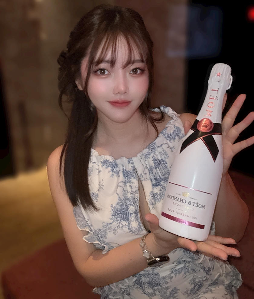 妃 えりな