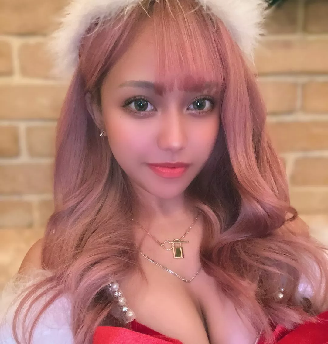 ニナ