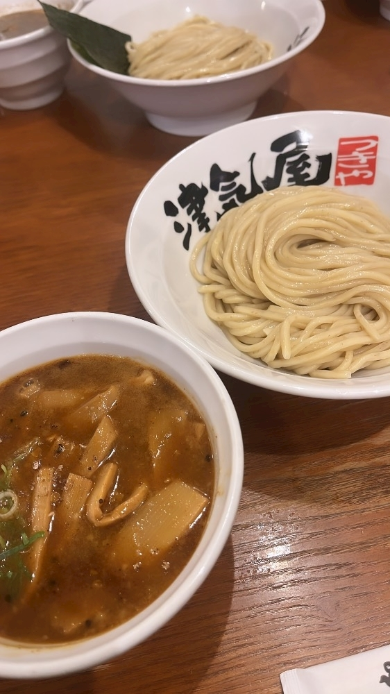 ティラノまな
