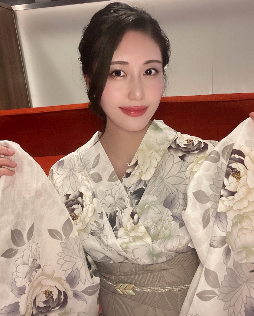 泉 りさ