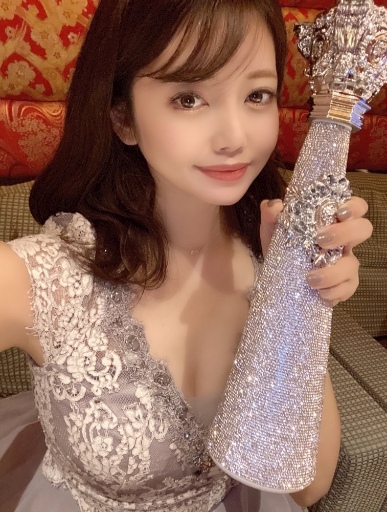妃 えりな