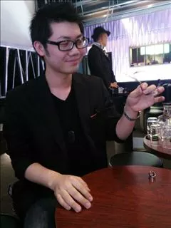 愛羽 仁美