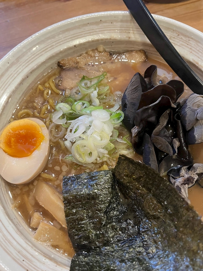 黒輝 りさ