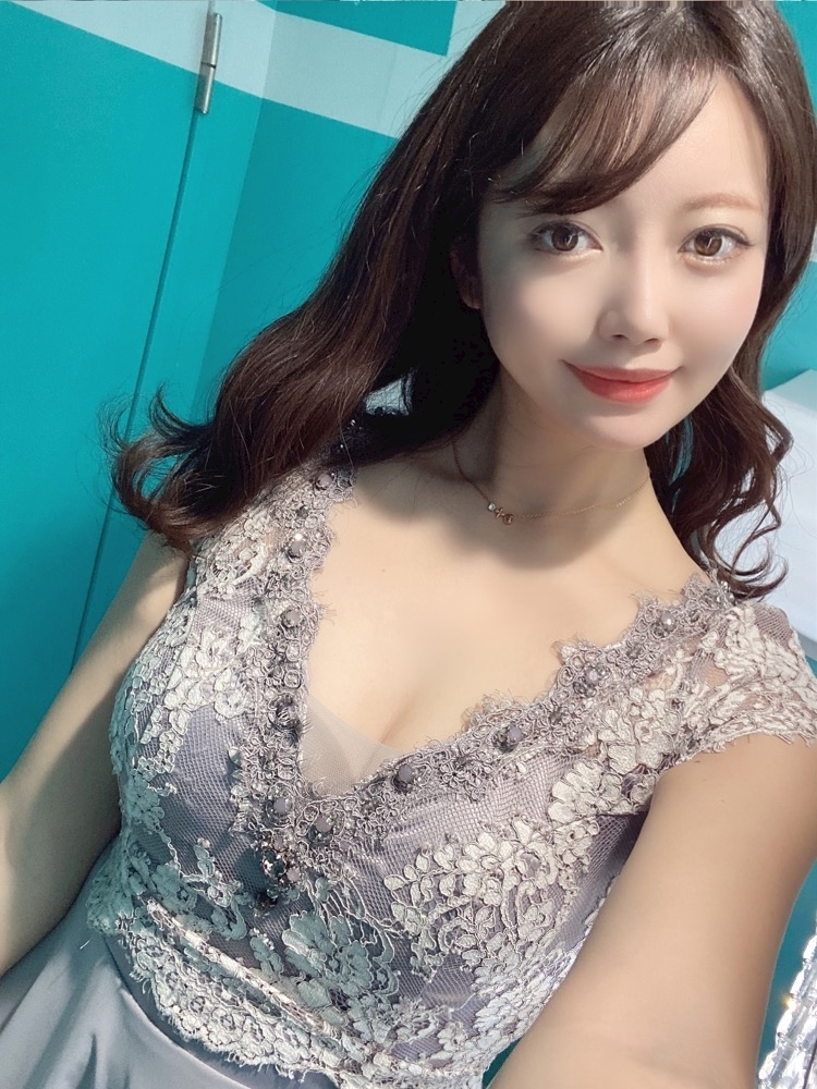 妃 えりな