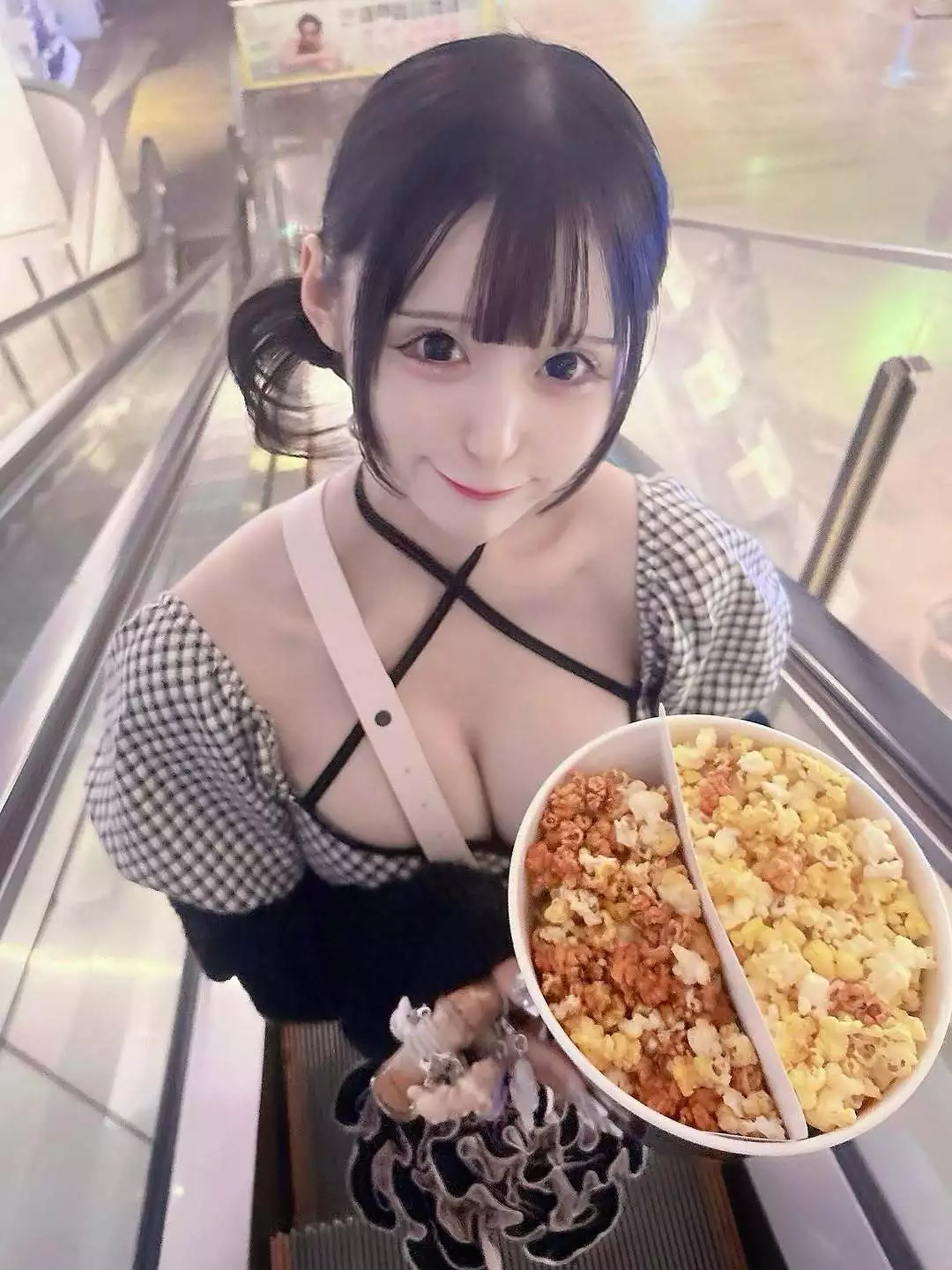 水無月 ゆゆ