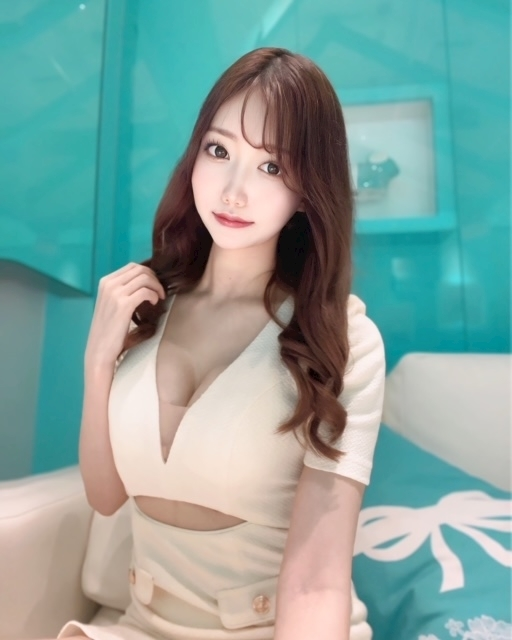 美波 ななみ