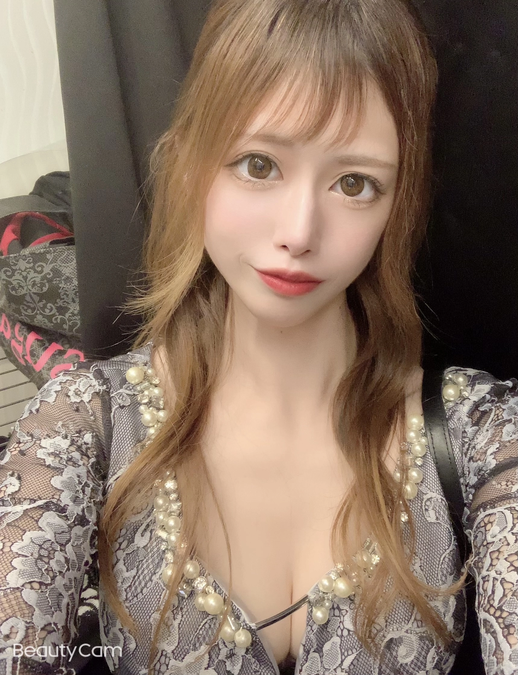 あいな