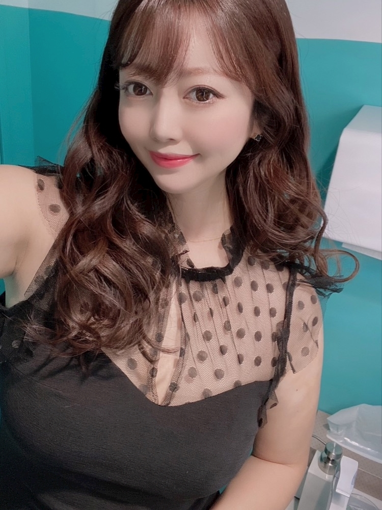 妃 えりな