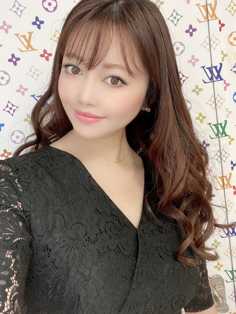 妃 えりな