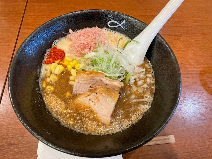朝倉 しおり