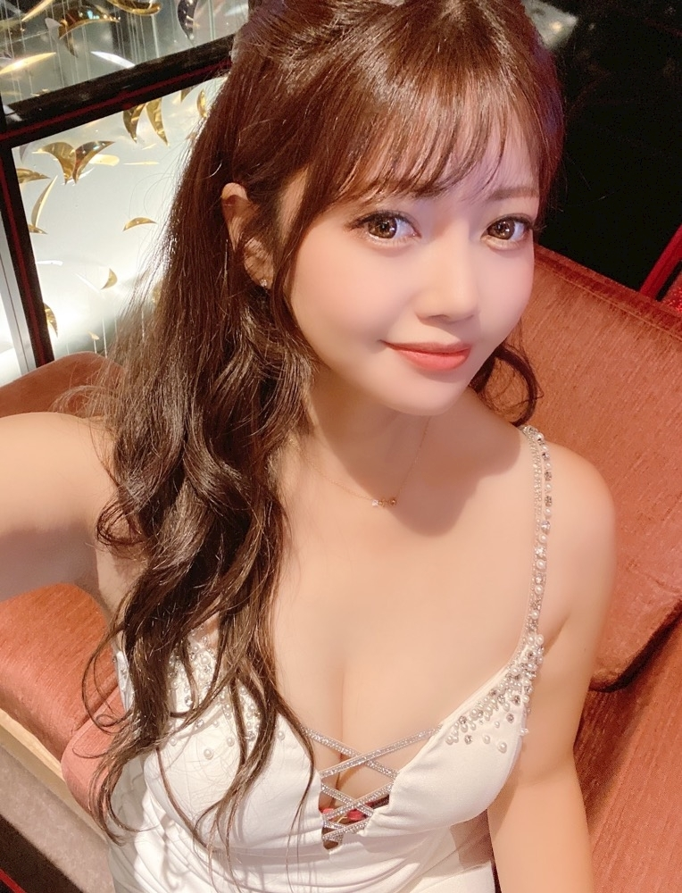 妃 えりな