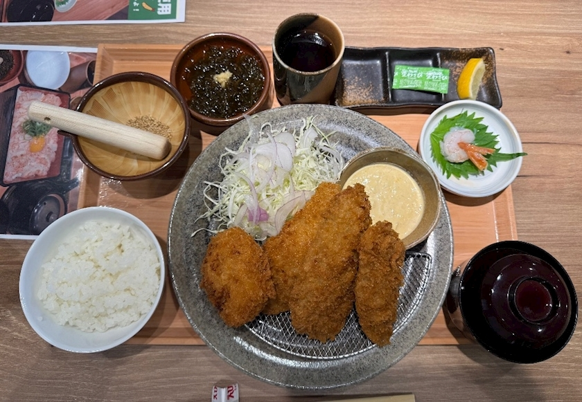 朝倉 しおり