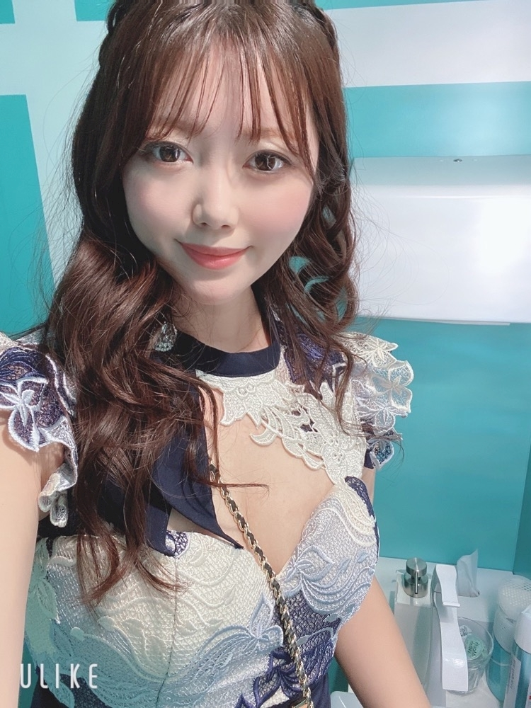妃 えりな