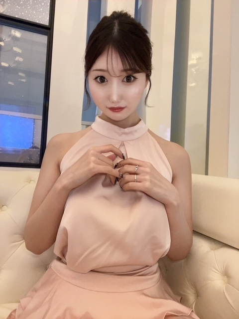 美波 ななみ