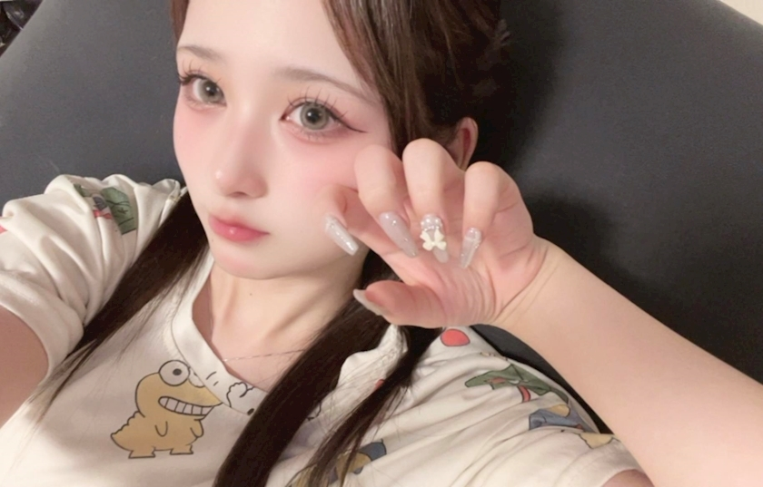 真白 あい