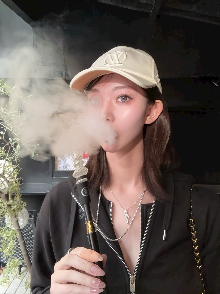 三鷹 真綺
