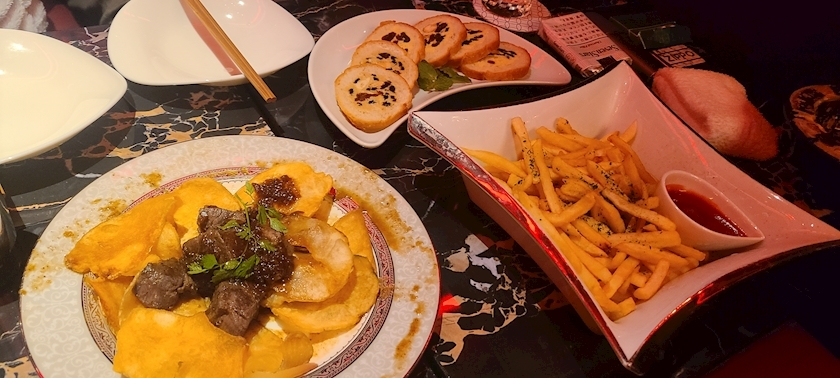 八吹 唯菜