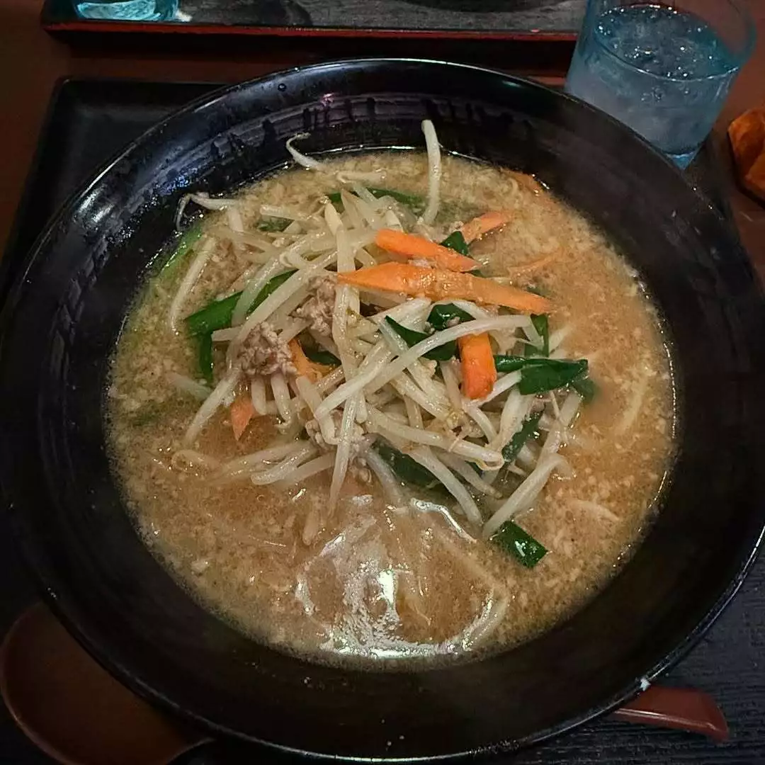 マユ