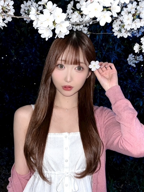 美波 ななみ