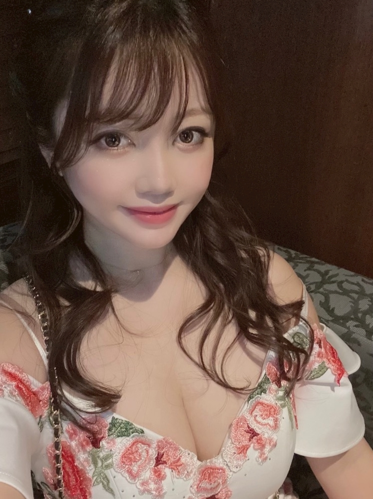 妃 えりな