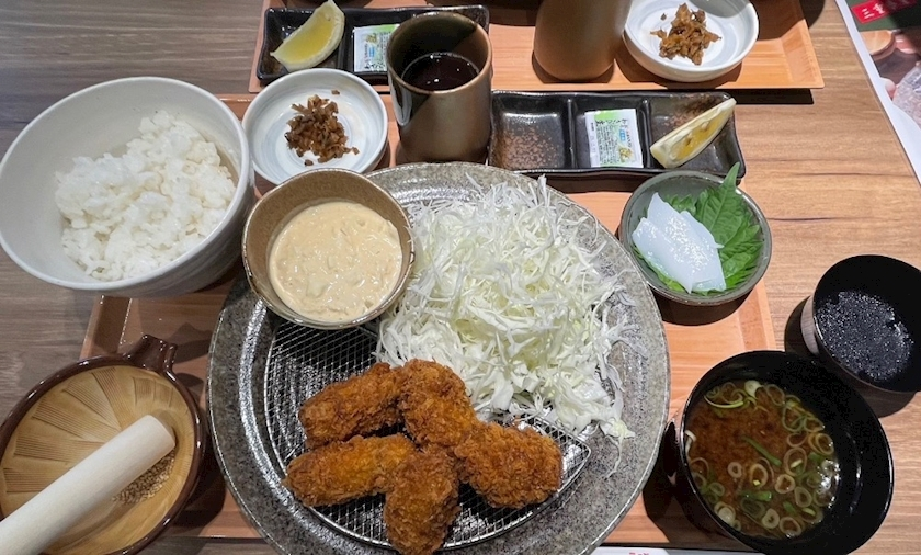朝倉 しおり