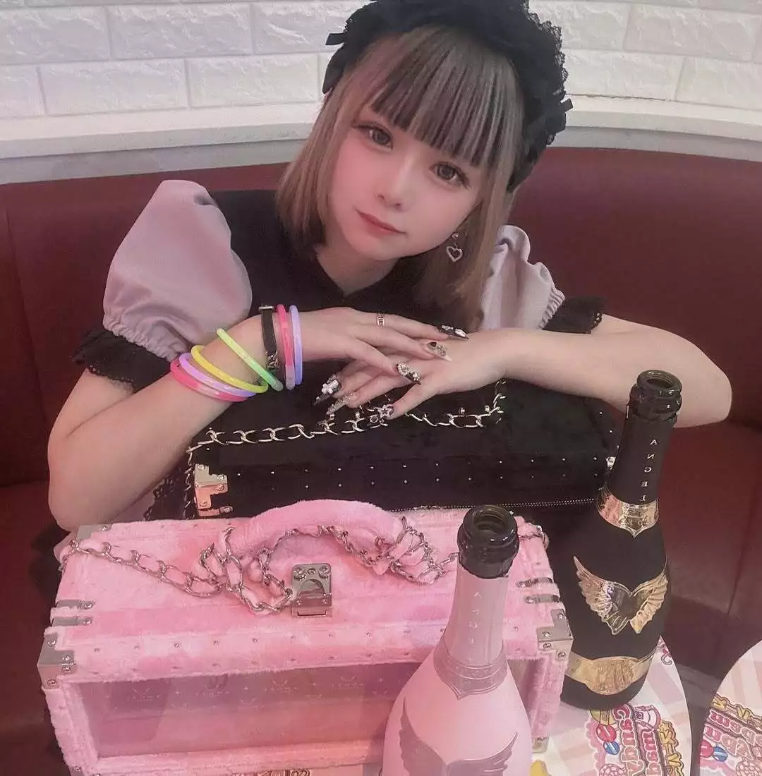 にこ