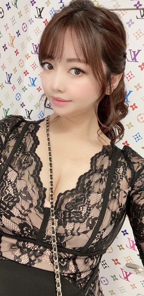 妃 えりな