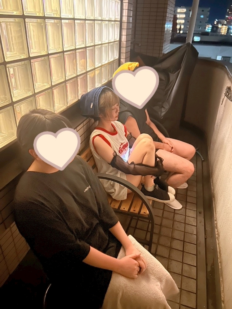 あみな