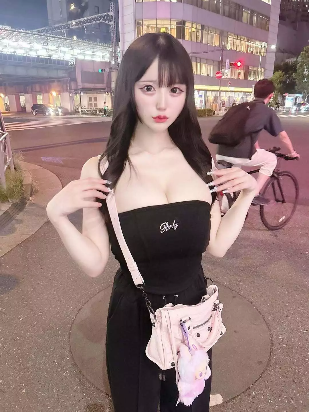 水無月 ゆゆ