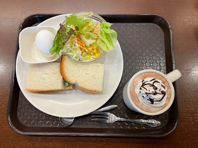 朝倉 しおり