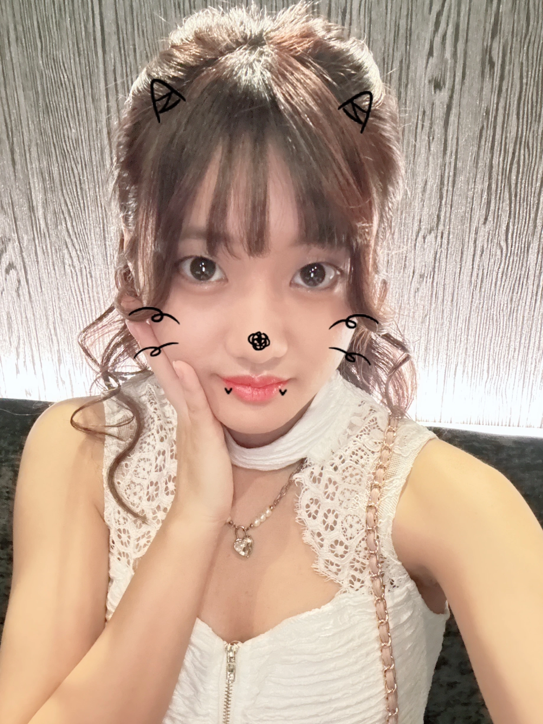 あいな