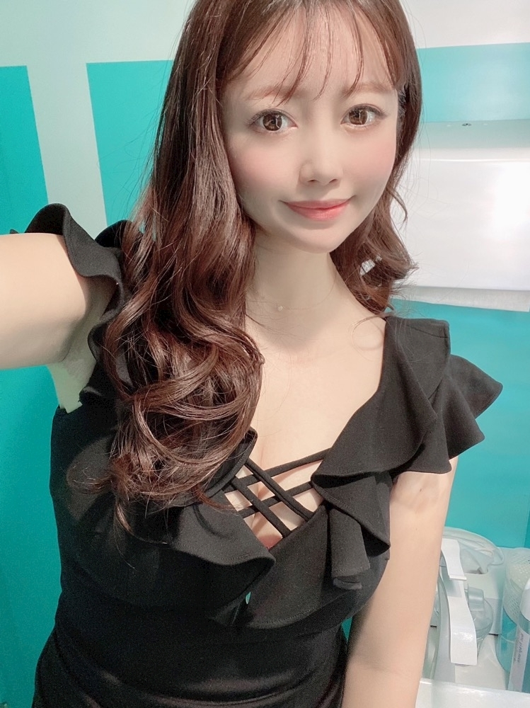 妃 えりな